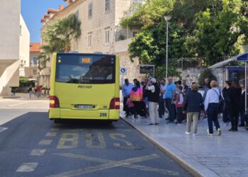 Gužve u centru Splita zbog koncerta kod HNK-a: Mijenjaju se trase autobusa