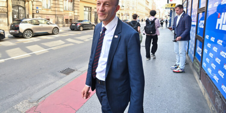 HDZ-ova moćnika 23 godine mlađa prijateljica gađala pepeljarama? ‘Smrade, jazavče’