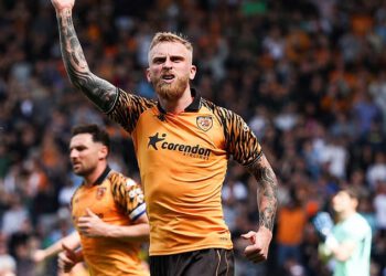Hull City slomio je srca Wrexhama kako bi osigurao konačno mjesto u play-offu: Oli McBurnie brace osigurava dramatičnu povratnu pobjedu nad Norwichom i održava san o napredovanju u životu