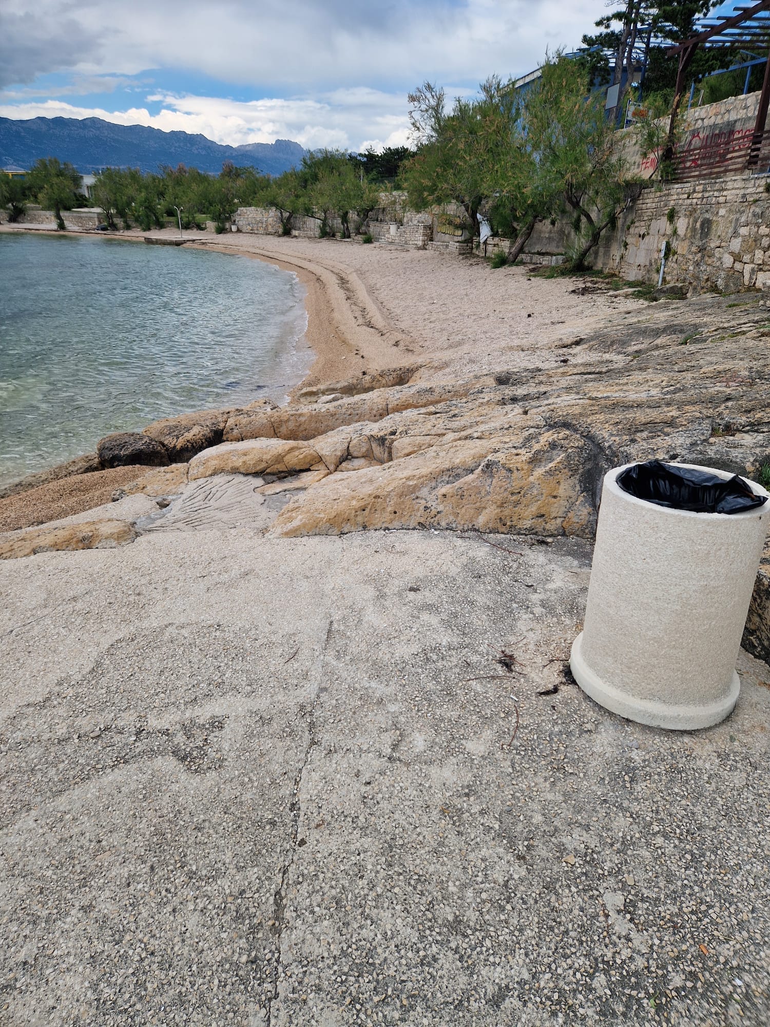 DEVASTACIJA ILI DEZINFORMACIJA? Nakon teksta o uništavanju prirodne plaže načelnik šalje nove fotografije: "Evo vam stanje od danas"