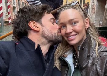 Instagram protiv stvarnosti! Jack Whitehall i Roxy Horner objavljuju drage snimke sa svog mini mjeseca u Veneciji nakon što su izgledali rastreseni svojim telefonima