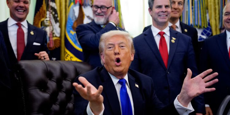 Iran prijeti ‘dugim i bolnim udarima’ nakon što je Trump izvijestio o opcijama ‘konačnog udarca’