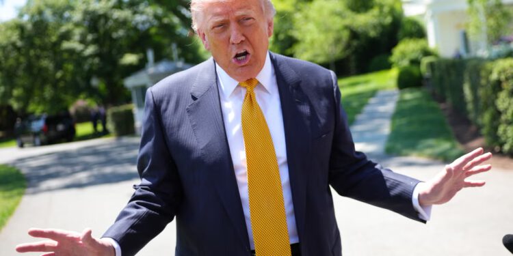 Iran sliježe ramenima dok se Trump neprestano koleba između prijetnji i produljenja rokova mirovnih pregovora