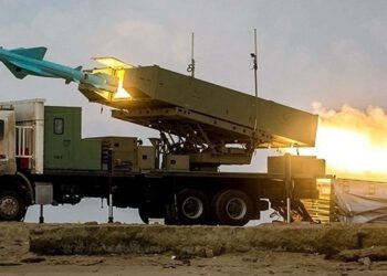 Iran tvrdi da je zaslijepio američke razarače prilikom napada: Što to znači