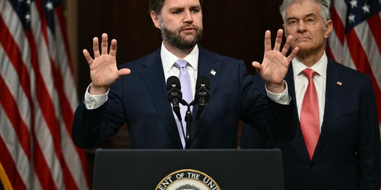JD Vance se šali da ne postoji utrka poput ‘pripravnika’ za zamjenu Trumpa nakon što su ga pitali o Marcu Rubiu