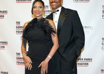 Jalen Hurts iz Eaglesa i glamurozna supruga preskočili su intervjue na gala svečanosti u New Yorku nakon što nisu prisustvovali vjenčanju suigrača AJ Browna