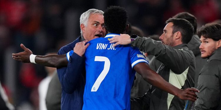 Je li on pravi čovjek? Što će učiniti s Viniciusom, koji je napao da obrani Prestiannija? Mou-bis Realu u 9 pitanja