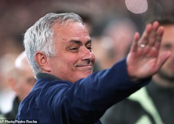 Jose Mourinho VRAĆA SE kao menadžer Real Madrida – unatoč pokušajima Ikera Casillasa da spriječi njegov povratak