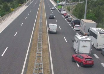 Jure hitne i vatrogasci, stigao i helikopter: Teška nesreća na A1 kod Krke, kilometarske kolone