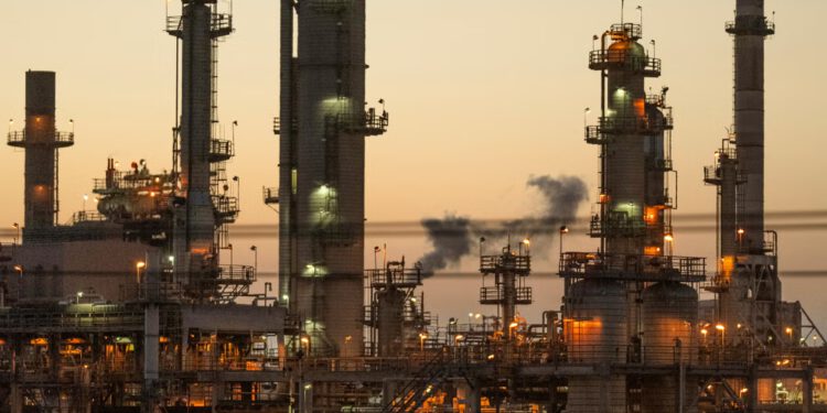 Kalifornijski regulatori zraka ažuriraju ključni klimatski program, što je izazvalo protivljenje ekologa