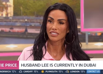 Katie Price brani supruga Leeja Andrewsa nakon što joj se nije pridružio na zakazanom intervjuu uživo za GMB i govori o tvrdnjama da je bio zadržan u zračnoj luci