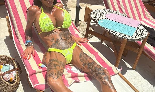Katie Price pokazuje zastrašujuće rezultate neuspjelog brazilskog podizanja stražnjice i donjih filera u alarmantnom pucanju bikinija – nakon što je otkrila da su zahvati opasni po život njezino ‘najviše žaljenje’