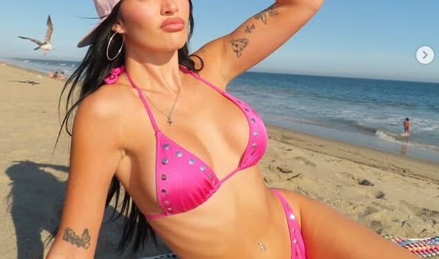 Kći Denise Richards Sami Sheen u bikiniju ‘Barbie’ na 2. godišnjicu otuđenja od oca Charlieja Sheena