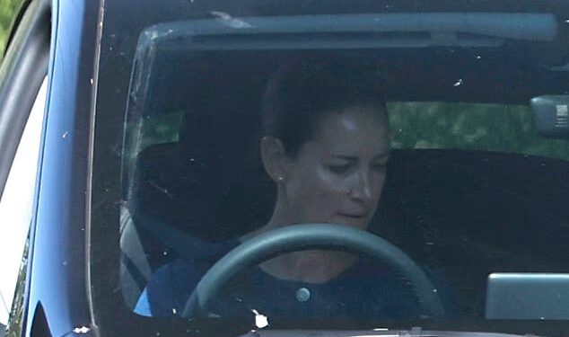 Kirsty Gallacher viđena je za volanom svoje Tesle vrijedne 55.000 funti prvi put otkako je odslužila šestomjesečnu zabranu vožnje zbog prebrze vožnje – njezin peti prekršaj u prometu u osam godina