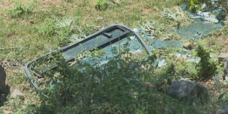 Kod Obrovca sletio školski bus, petero djece i vozač završili u bolnici
