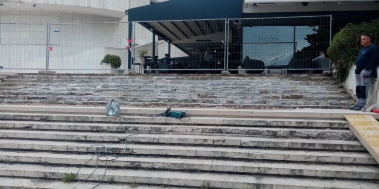 Konačno stiglo na red: Uređuje se stepenište ispod Moona, građani pozvani na oprez