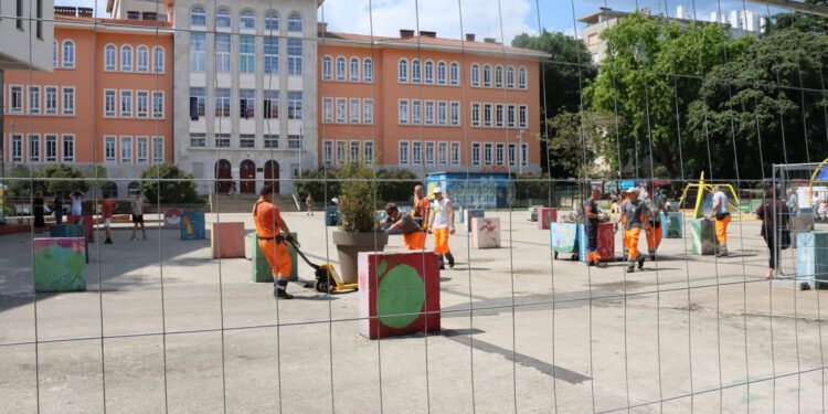 “Konstrukcija puca, neću da se dogodi kao u Novom Sadu!