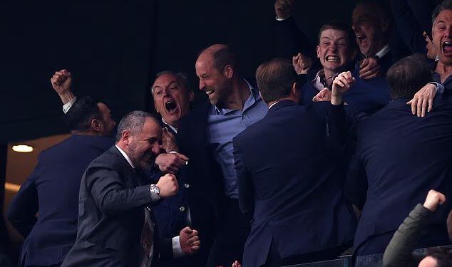 Kraljevski pečat odobrenja! Radujući princ William plače od radosnica nakon što je vidio kako njegova voljena Aston Villa pobjeđuje u finalu Europske lige u Istanbulu kako bi okončala njihovu 30-godišnju sušu u osvajanju srebra – a njihov posljednji trofej stigao je kad je on imao 13 godina!