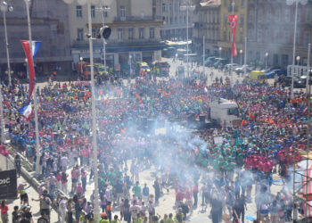 Krenula povorka prema Bundeku: Dvojica uhićenih, neki vikali ZDS
