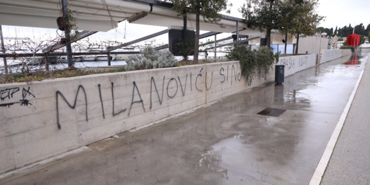 Kuhar iz Splita optužen zbog grafita o Milanoviću: ‘Lažni domoljube i udbašu’