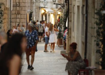LOKALE U KALE Grad Makarska i četvrtu godinu zaredom dijeli potpore poduzetnicima i obrtnicima