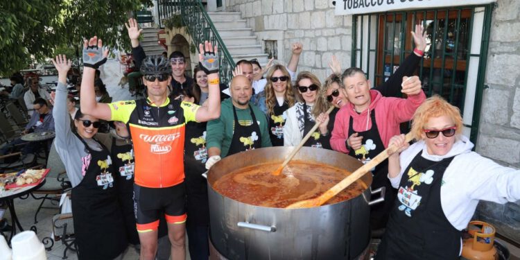 Mate Vodanović vozio 24 sata za malog Marka: Makarska ga dočekala kao heroja