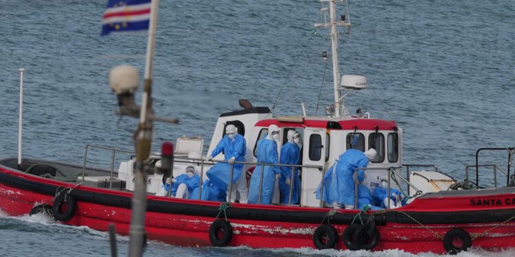 Najnovije s broda za krstarenje Hantavirusom: Ministarstvo vanjskih poslova upozorava da virus britanskih putnika predstavlja zdravstveni problem u Argentini