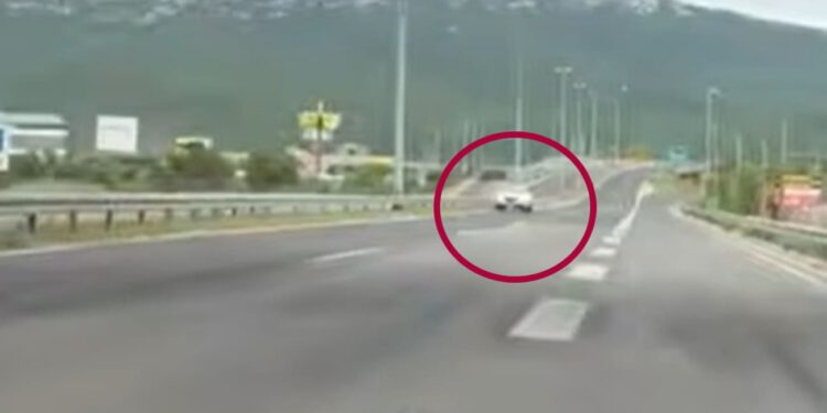 Nevjerojatna scena u Dugopolju: Pogledajte kako ‘frajer’ vozi u suprotnom smjeru