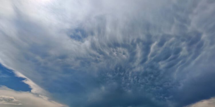 Nevrijeme stiglo u Hrvatsku, Međimurci u čudu gledali put neba: ’15 minuta armagedona’