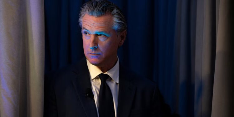 Newsom želi da Kalifornija uvede porez od 100% na isplate iz Trumpovog ‘fonda za bljuzgavicu’