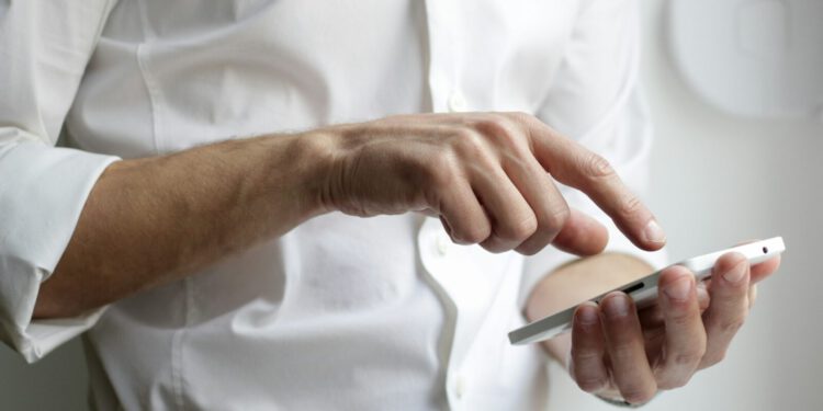 Nova generacija virusa napada mobitele: Na meti su im korsnici internet bankarstva