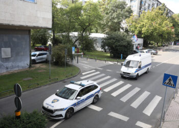 Nove dojave o bombama, policija ‘češlja’ Gradsku upravu i sjedište stranke Možemo