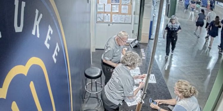 Obitelj nastavlja borbu protiv MLB tima nakon što je propustila nagradu od 13.000 dolara koju su morali preuzeti unutar 6 auta
