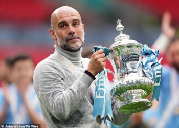 Odlazeći šef Man Cityja Pep Guardiola poručio je klubu i navijačima da NE očekuje nikakve trajne počasti u posljednjoj utakmici sezone protiv Aston Ville: ‘Kad budeš star, možeš gledati u sjećanja’