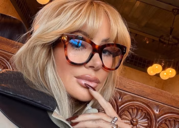 Olivia Attwood nagovještava nevolje u raju s Peteom Wicksom u zagonetnoj objavi dok obožavatelji s blistavim očima mole da ‘podijeli čaj’