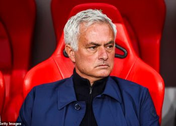 Onaj koji se vraća! Jose Mourinho ‘postat će menadžer Real Madrida u drugom razdoblju nakon što će pobijediti Didiera Deschampsa i Mauricija Pochettina za tu ulogu’ – kako španjolski mediji otkrivaju kada će ‘stići’