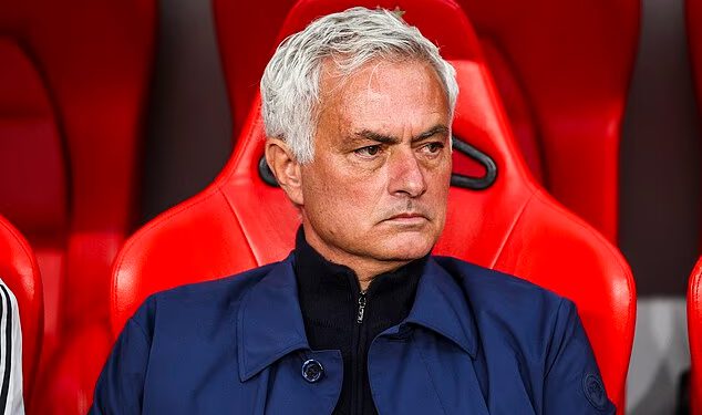 Onaj koji se vraća! Jose Mourinho ‘postat će menadžer Real Madrida u drugom razdoblju nakon što će pobijediti Didiera Deschampsa i Mauricija Pochettina za tu ulogu’ – kako španjolski mediji otkrivaju kada će ‘stići’