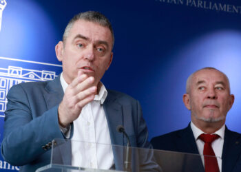 Orešković najavila novi zakon o zastavi, Ćipe odbrusio: ‘Mi je ne vadimo iz vagine’