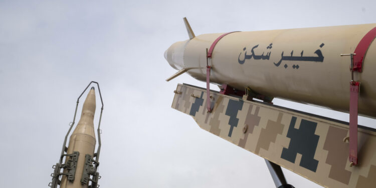 Otkriveno kako Iran tajno nabavlja dijelove za raketni program iz Kine