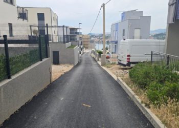 PODSTRANA Ulica Gradac u Strožancu Gornjem dobila novu kanalizaciju, infrastrukturne vodove i završni sloj asfalta