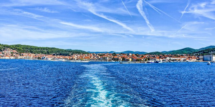PROJEKT S KORČULE Što mladi misle o životu na otocima?