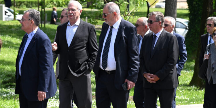 Partija sprema revoluciju u zdravstvu, Hebrang nas upozorava: ‘To je nerealno i opasno’