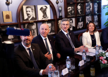 Plenković poručio oporbi da je gola: ‘Na njima nema ni odjela, majice, košulje ni gaća’