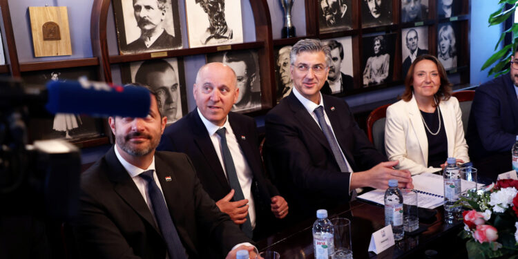 Plenković poručio oporbi da je gola: ‘Na njima nema ni odjela, majice, košulje ni gaća’