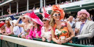 Pogled iza kulisa na slavni Churchill Downs na dan Kentucky Derbyja