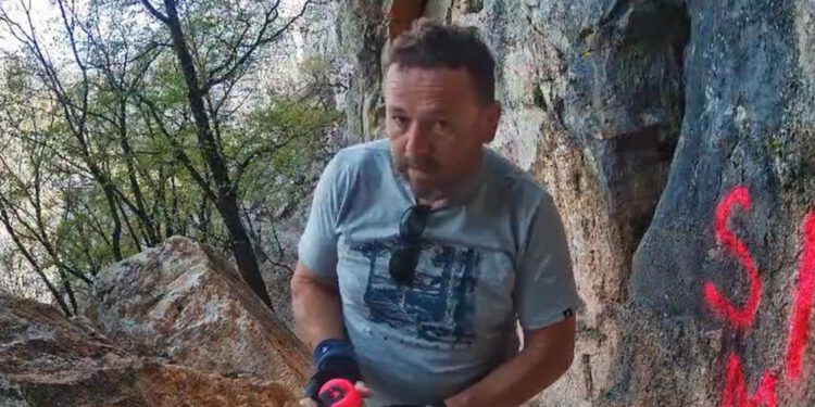 Policija u Dalmaciji je upravo objavila fotografiju ovog muškarca: Traže ga, javite se ako ste ga vidjeli