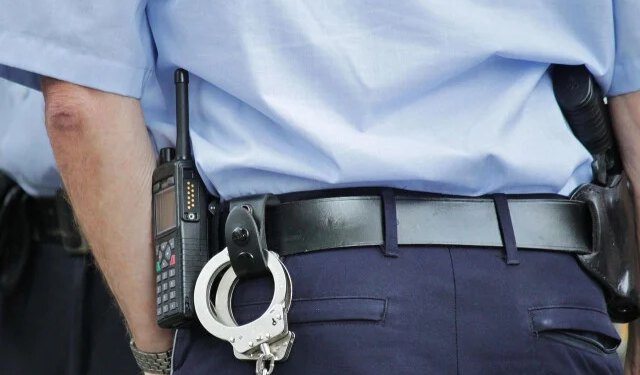 Policijski službenici uhićeni zbog kamatarenja