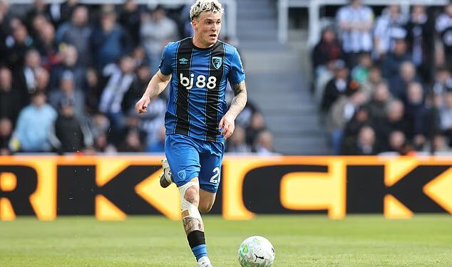 Premierligaški klub potvrdio istragu o zvijezdi usred navodnih poruka 15-godišnjoj djevojčici jer je igrač isključen iz momčadi za utakmicu ovog vikenda