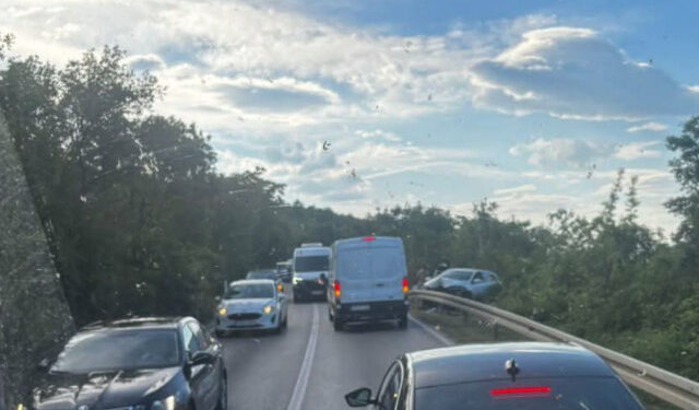 Prometna nezgoda u Pologu, promet se odvija usporeno