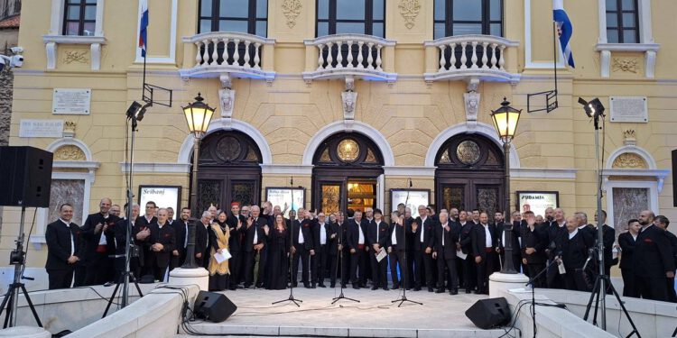 Pučki pjevači oduševili Split uoči blagdana sv. Dujma
